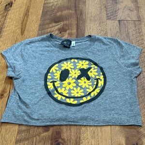 Love Junkie Girl’s Grey Smiley Tee Size XL (16)